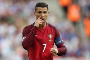 雷速-双线崩盘！德布劳内七连败梦魇，德国队教练深陷信任危机